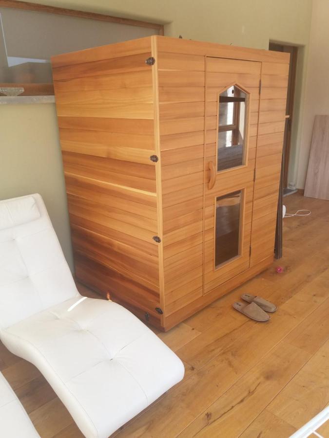 Chambres D'Hotes Les 3 Salamandres Yvoir Exterior photo